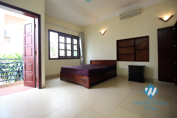 A cosy and good price house with 3 bedrooms for rent in Au Co, Tay Ho, Ha Noi